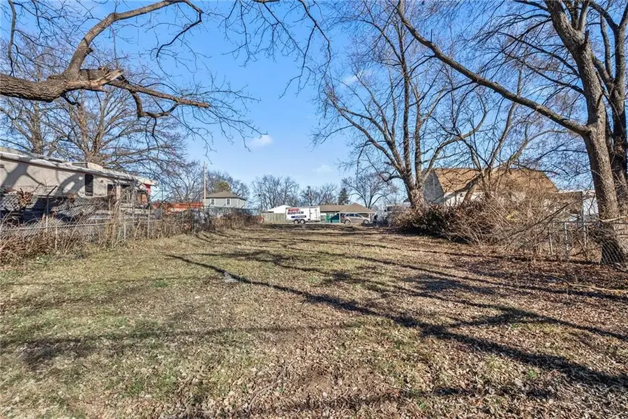 8122 Paseo Boulevard, Kansas City, MO 64131 - #3