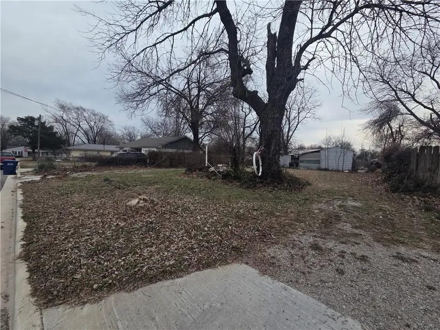 1309 W Allison Street, Nevada, MO 64772 - #2