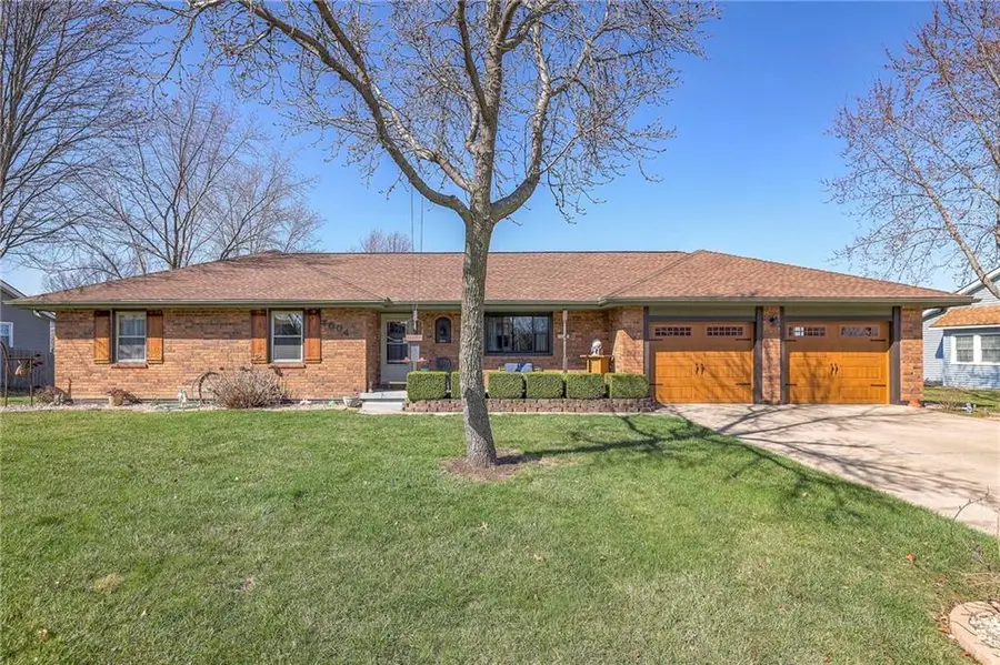 1004 N King Avenue N, Harrisonville, MO 64701 - #2