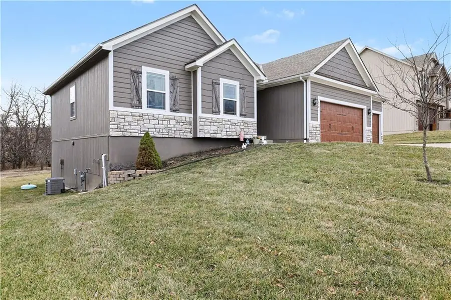 205 E Woodland Avenue, Lone Jack, MO 64070 - #2