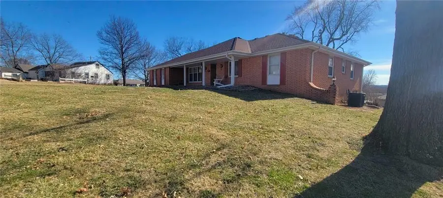 538 Brown Circle Drive, Osawatomie, KS 66064 - #2