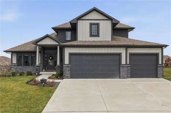 4713 NE Freehold Drive, Lee's Summit, MO 64064