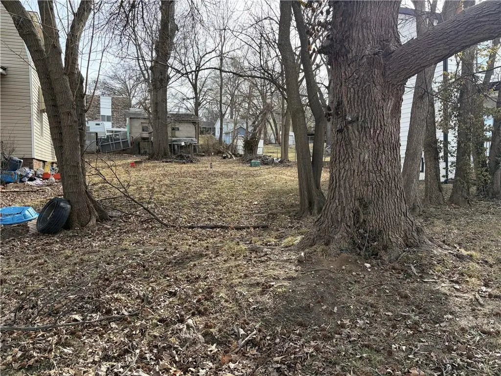 619 Oak Street, Leavenworth, KS 66048 - #1