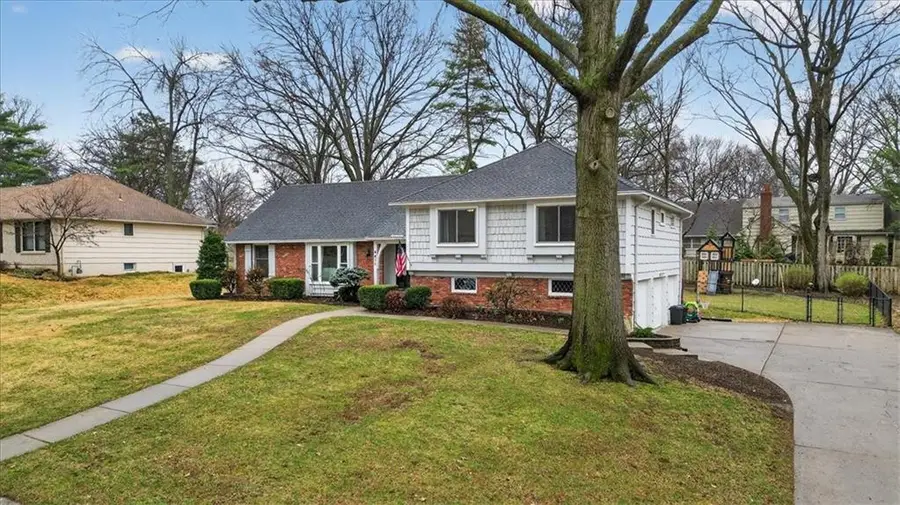 4411 W 93rd Terrace, Prairie Village, KS 66207 - #2