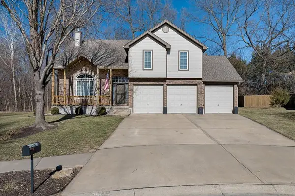 18209 Rollins Drive, Smithville, MO 64089