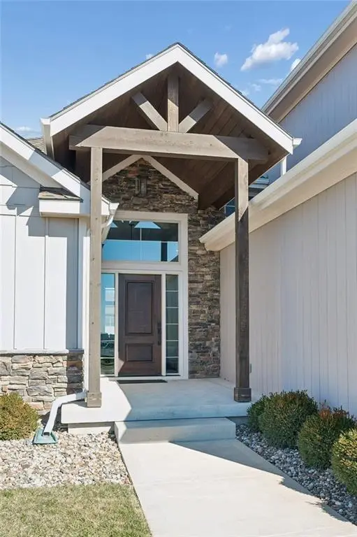 2500 NW Riverview Drive, Riverside, MO 64150 - #2