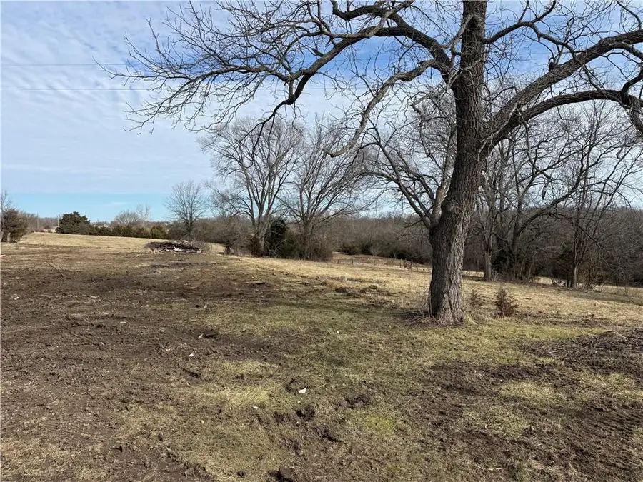 201st Street, Leavenworth, KS 66048 - #2