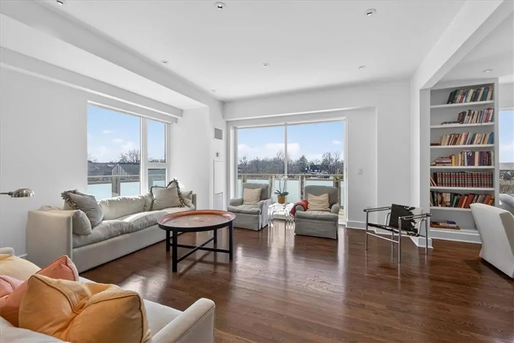 4950 Central Street #405, Kansas City, MO 64112 - #1