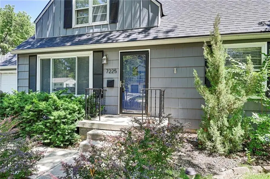 7225 Linden Street, Prairie Village, KS 66208 - #2