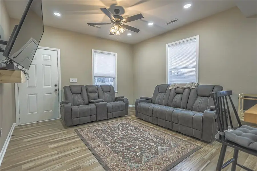 401 Darneal Avenue, Richmond, MO 64085 - #2