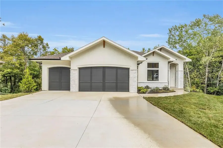 10404 River Hills Drive, Parkville, MO 64152 - #2