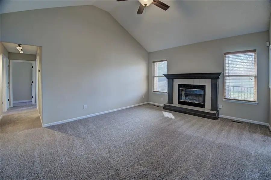 2205 NE 3rd Street, Blue Springs, MO 64014 - #2