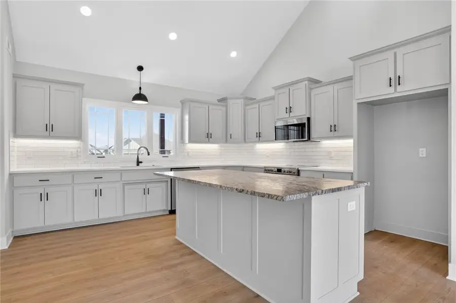 7045 NW Yulich Court, Parkville, MO 64152 - #3