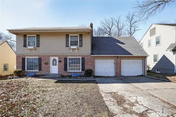 8016 Holmes Road, Kansas City, MO 64131