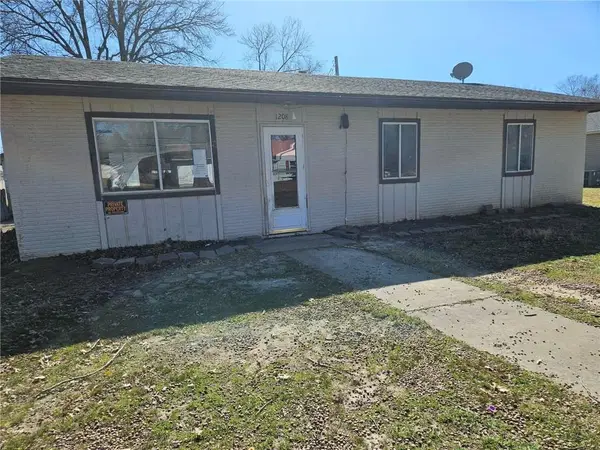 1208 E 8th Street, Pittsburg, KS 66762