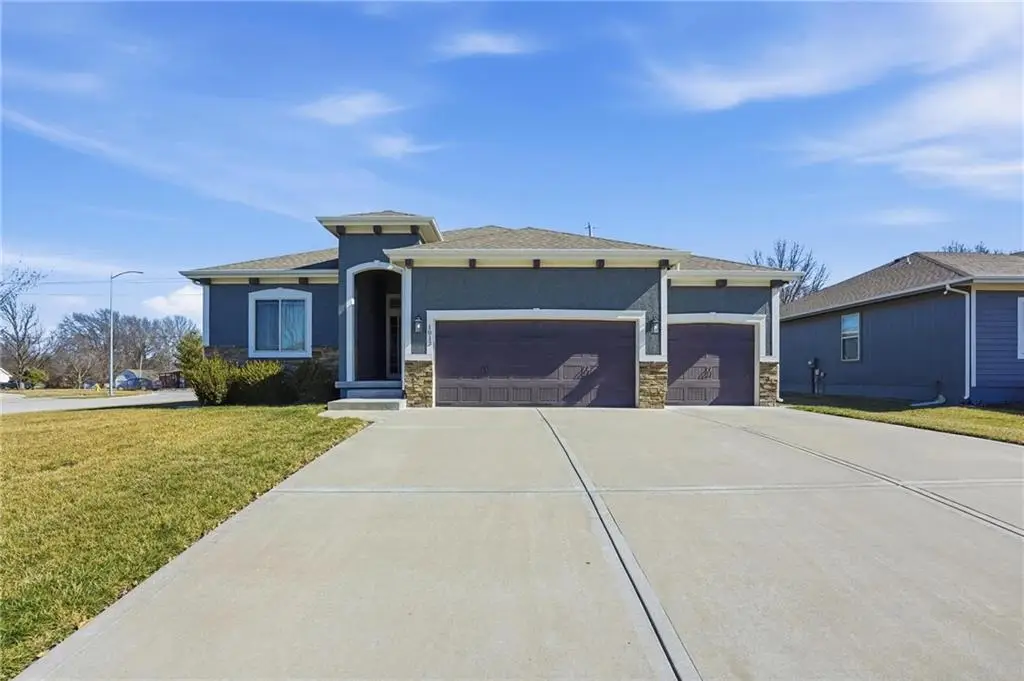 1013 NE Ravenwood Terrace, Lees Summit, MO 64086 - #1