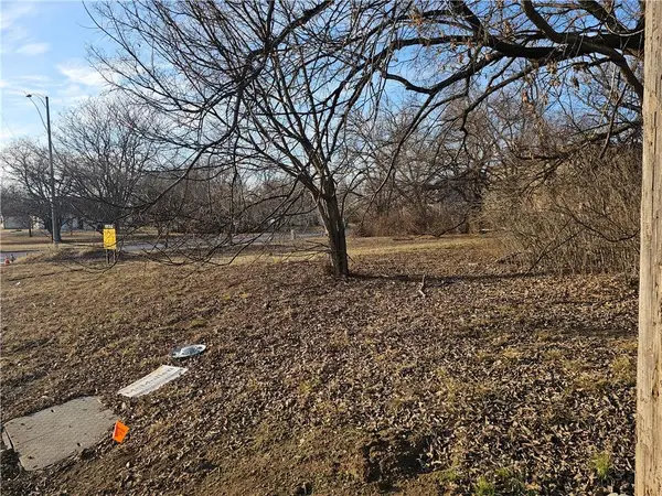 6684 W 151st Street, Overland Park, KS 66223