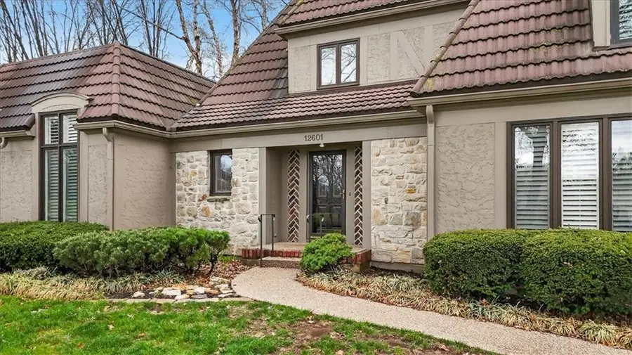 12601 Pawnee Lane, Leawood, KS 66209 - #2