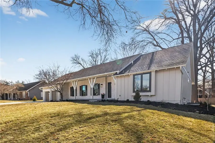 4405 W 93rd Street, Prairie Village, KS 66207 - #2