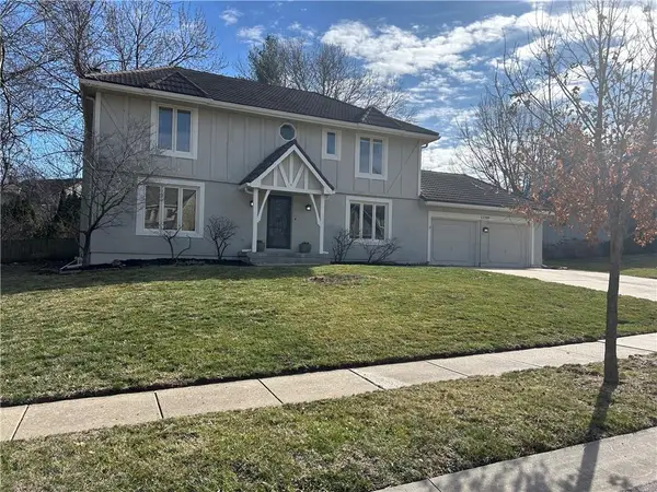 12209 Aberdeen Road, Leawood, KS 66209