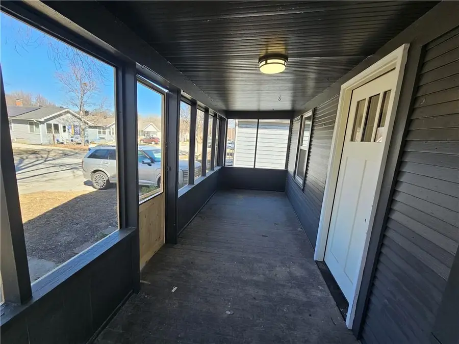 1229 E 24th Avenue, North Kansas City, MO 64116 - #3