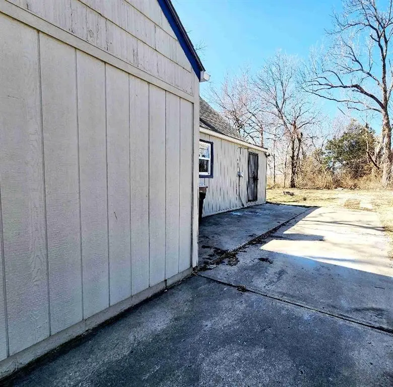 8004 Lydia Avenue, Kansas City, MO 64131 - #3