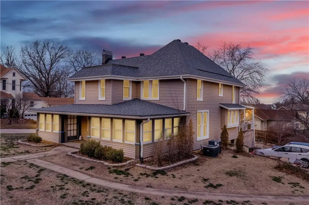 121 W North Street, Warrensburg, MO 64093 - #1