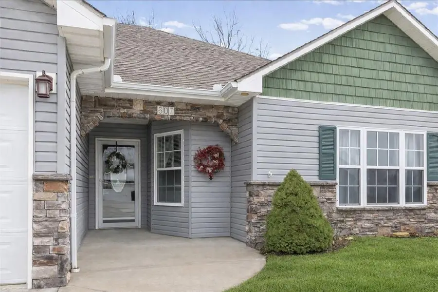 607 Oakmont Drive, Warrensburg, MO 64093 - #3
