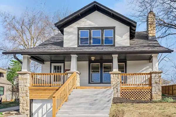 730 W College Street, Liberty, MO 64068