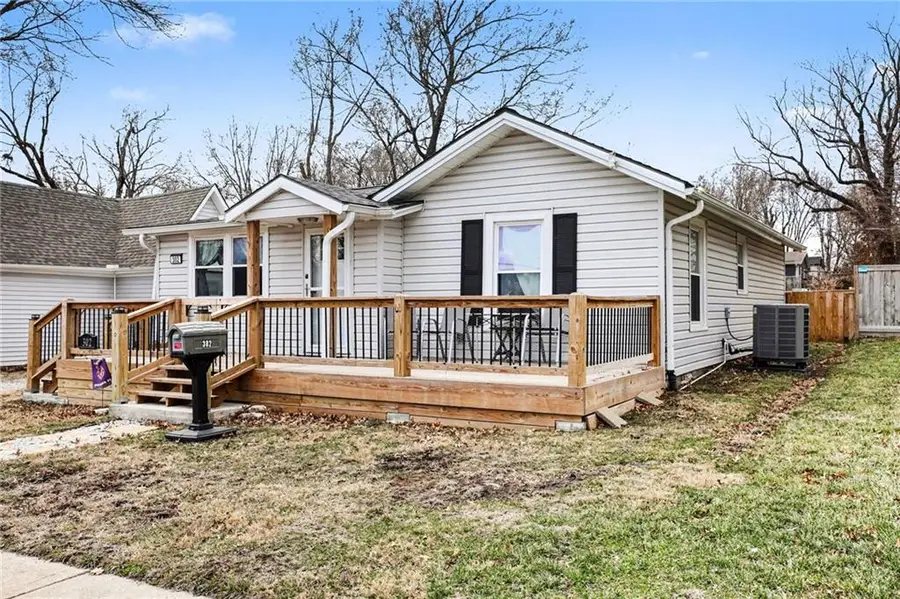 302 NE Green Street, Lees Summit, MO 64063 - #3