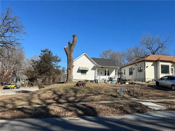 2003 Holman Street, St Joseph, MO 64501