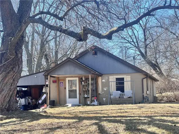 3730 Ditzler Avenue, Kansas City, MO 64133