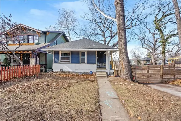 4030 Charlotte Street, Kansas City, MO 64111