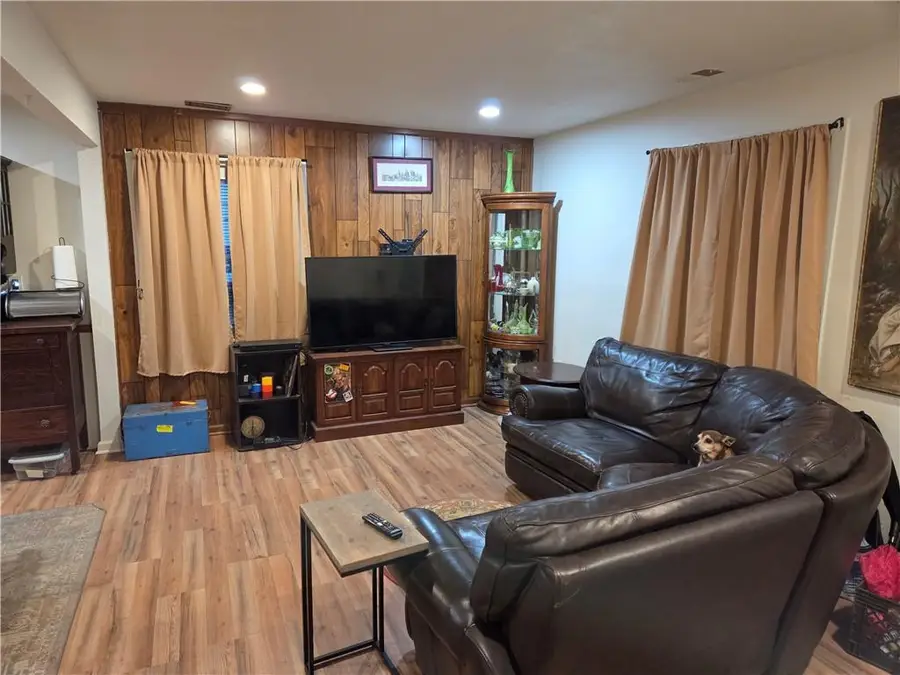 5021 Crest Drive, Kansas City, KS 66106 - #3