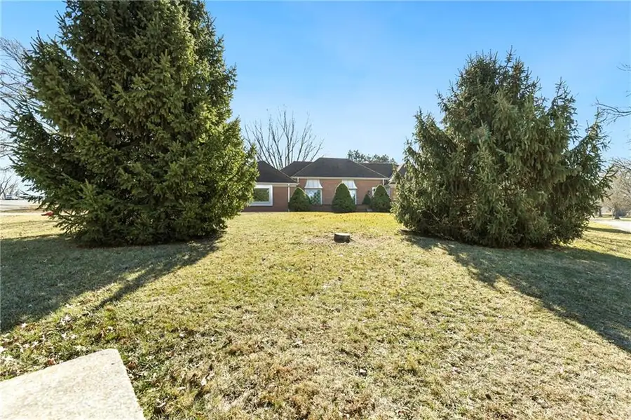 3501 NE Shady Lane Drive, Gladstone, MO 64119 - #3