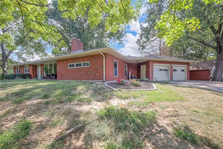 4036 Shrine Park Road, Leavenworth, KS 66048 - #3