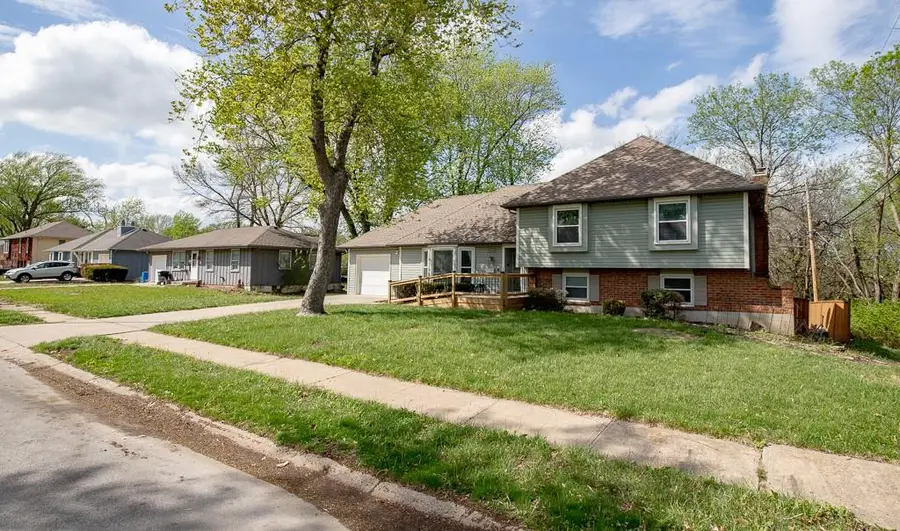 8816 E 110th Street, Kansas City, MO 64134 - #2