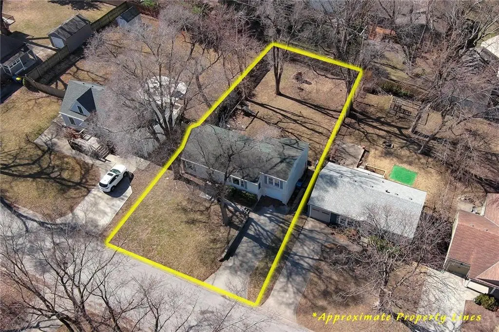 7400 Springfield Street, Prairie Village, KS 66208 - #1