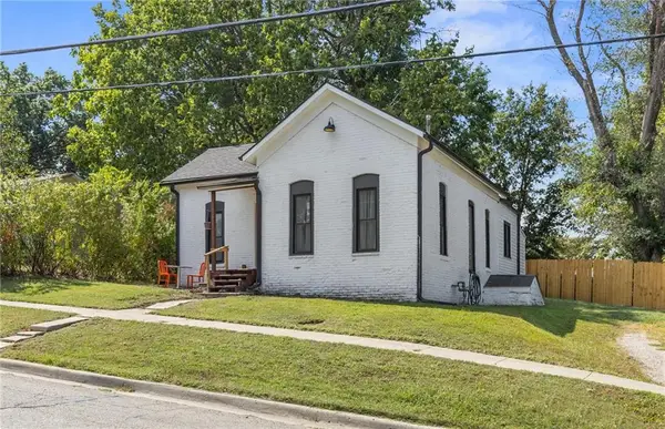 506 N Washington Avenue, Warrensburg, MO 64093