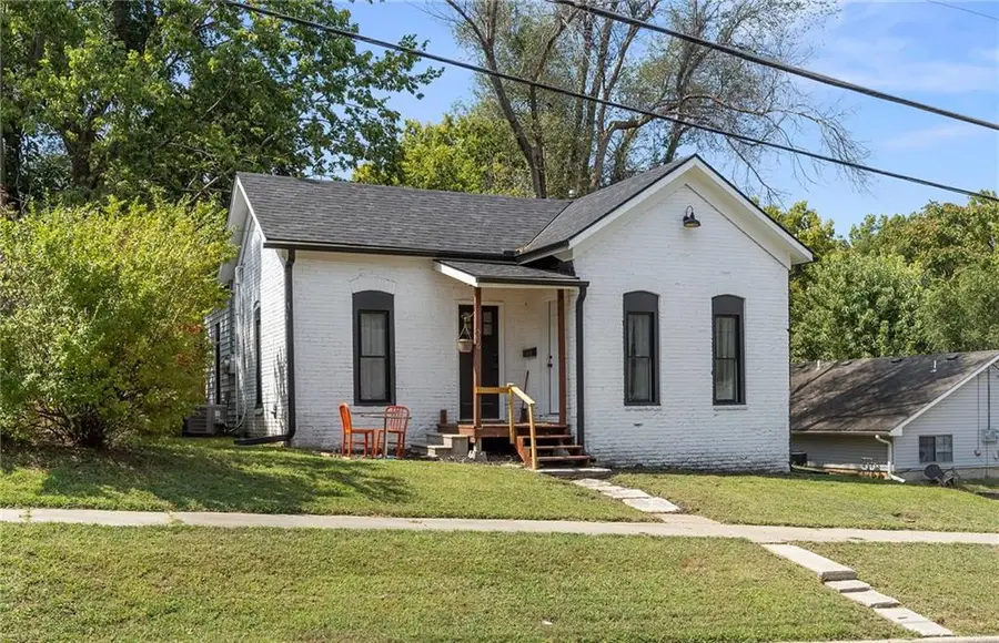 506 N Washington Avenue, Warrensburg, MO 64093 - #3