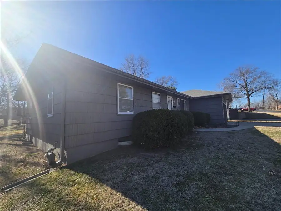 4980 NE Chouteau Drive, Kansas City, MO 64119 - #2