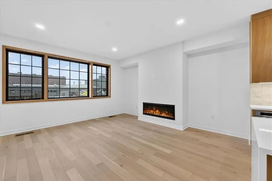 541 E 19th Street, Kansas City, MO 64108 - #2