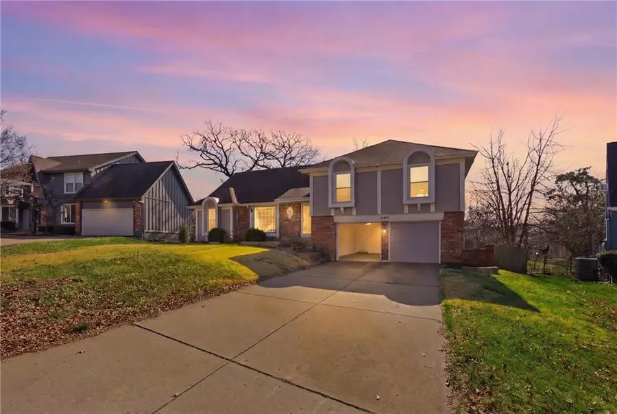 10401 Westgate Street, Overland Park, KS 66215 - #2