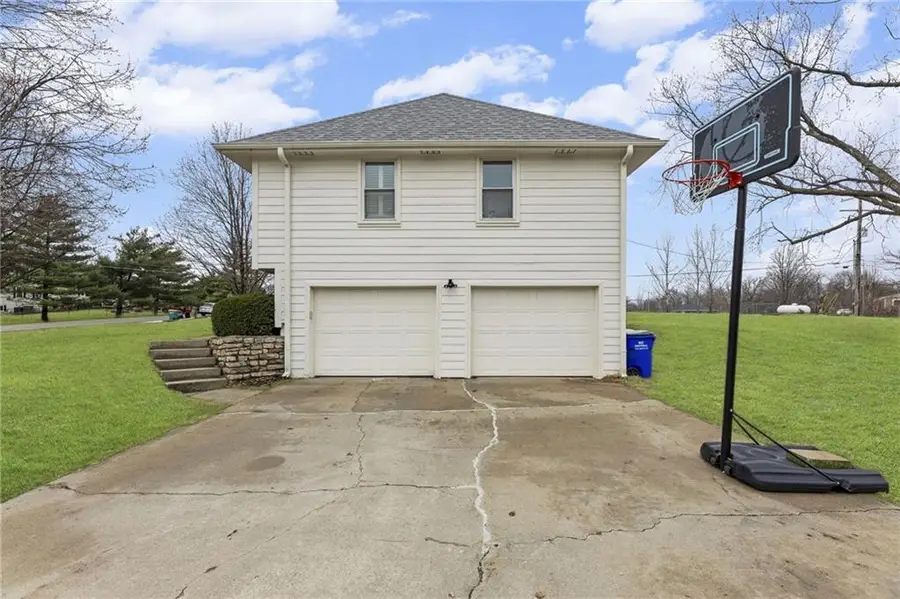 24460 W 54th Street, Shawnee, KS 66226 - #3