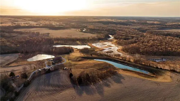 21195 Edgerton Junction Road, Dearborn, MO 64439