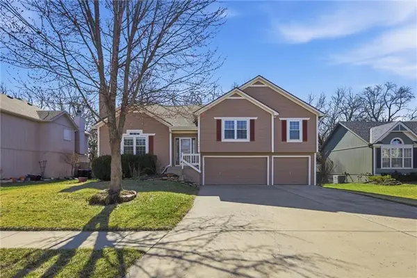 1321 SE Princeton Drive, Lee's Summit, MO 64081