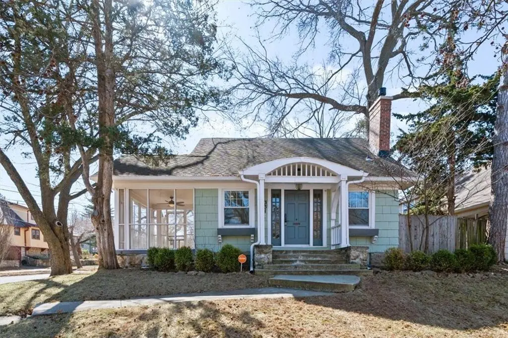 331 E Dartmouth Road, Kansas City, MO 64113 - #1