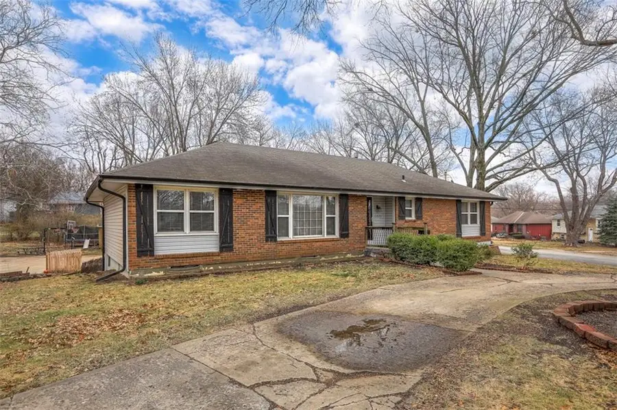 12825 Winchester Avenue, Grandview, MO 64030 - #2