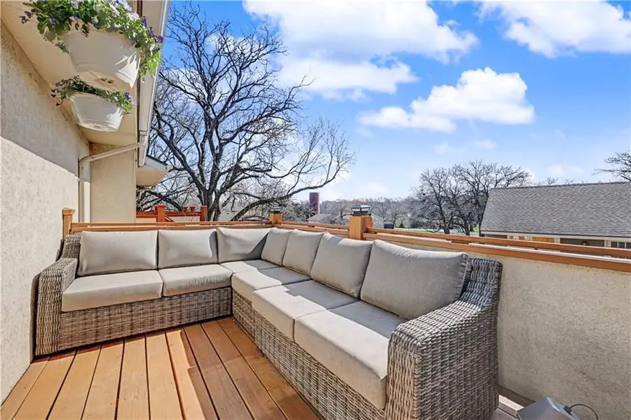 10952 Bradshaw Street, Overland Park, KS 66210 - #2