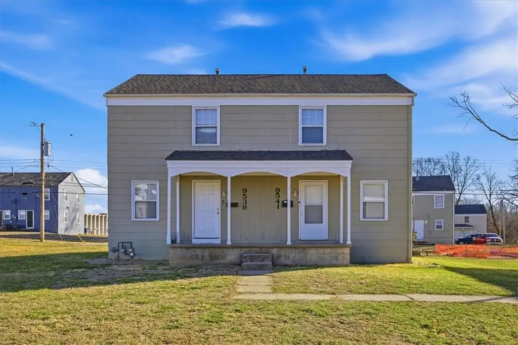 9539-9541 Charlotte Street, Kansas City, MO 64131 - #1